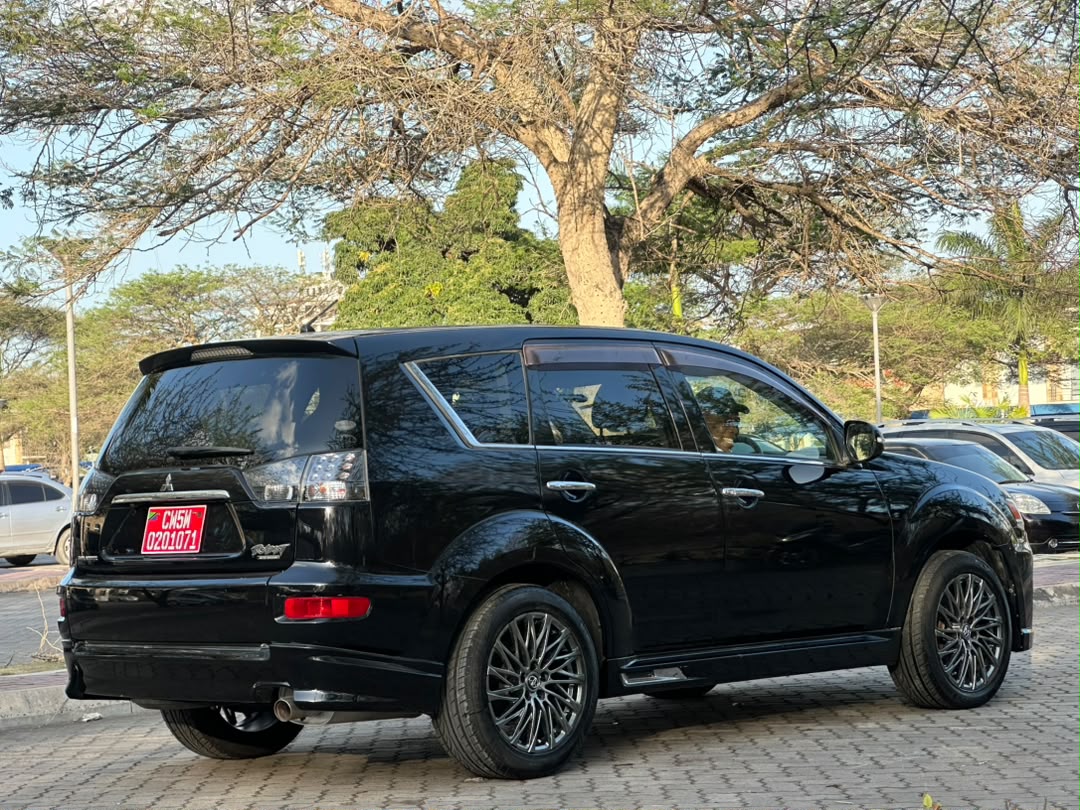 MITSUBISHI OUTLANDER ROADEST thumbnail 7